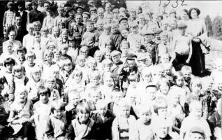 Nurmin koululaiset Tulenmäellä v. 1932