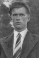 Mitikka Reino Kalevi s. 1.3.1918 Viipurin mlk maanviljelijä, sotamies 9./JR 60  k. 2.12.1941 19.KS kuoli haavoittuneena, haudattu Vahviala Rauhamaa  (Sirpa Räisänen)