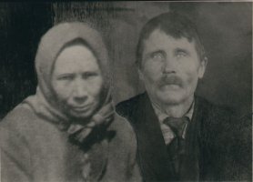 Maria (s. !883) ja Matti (s. 1881) Ristola Vanhakylän Rantalan talosta. (Toni Vanhala)